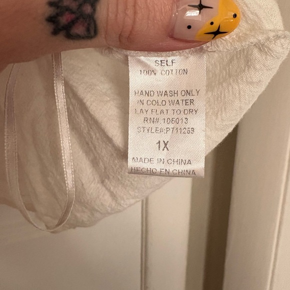 White Bohemian Embroidered Tunic Top - Picture 5 of 6